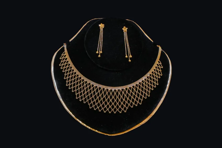 Coordinating golden jewellery — thoughtful gift inspiration
